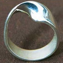 Mobius ring
